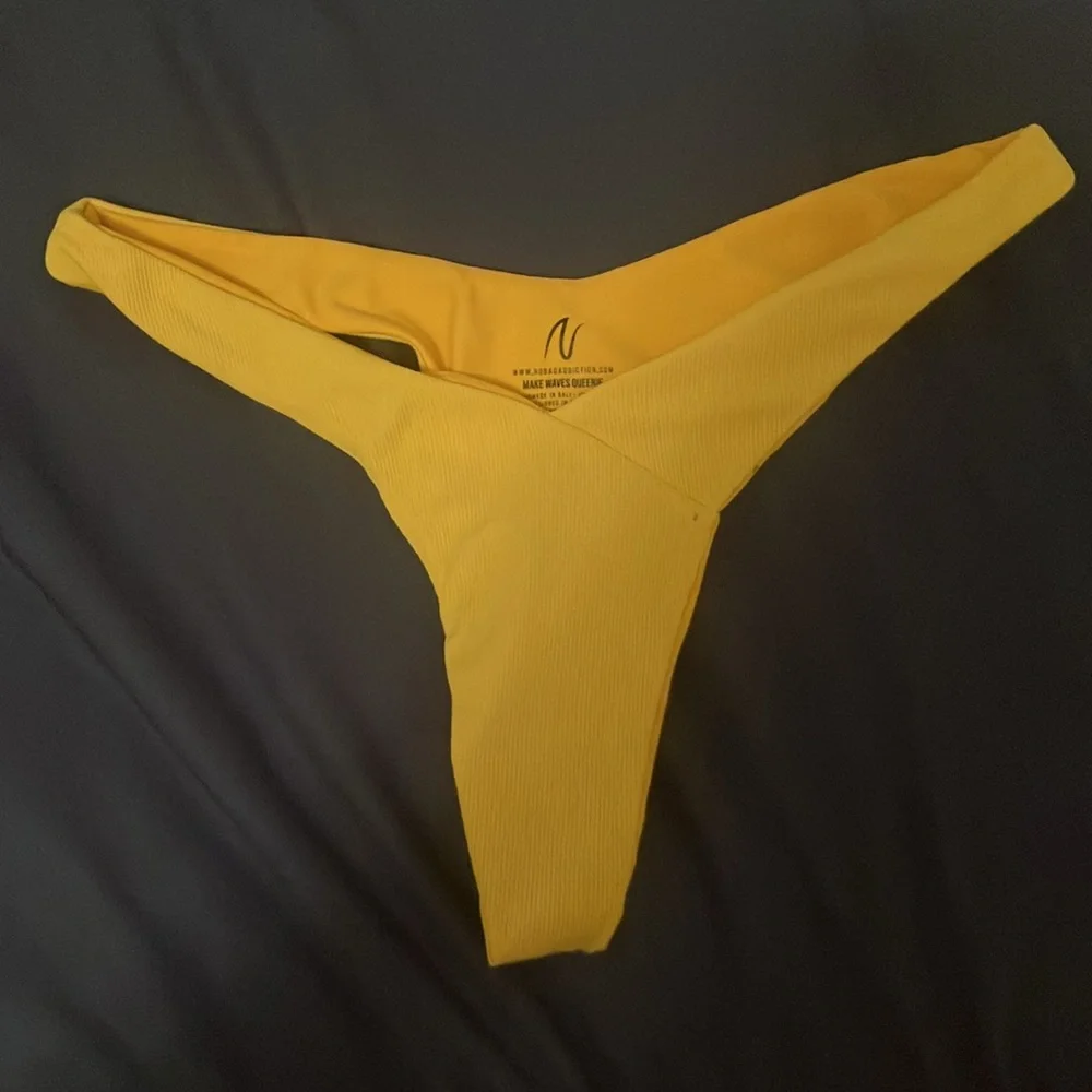 No Bad Addiction yellow swim set - Picture 4 of 6